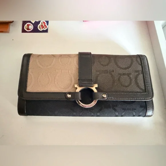 Ferragamo Wallet - Picture 1 of 3